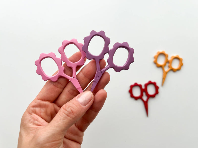 Matryoshka Doll Shop - Small Flower scissors, tiny embroidery scissors